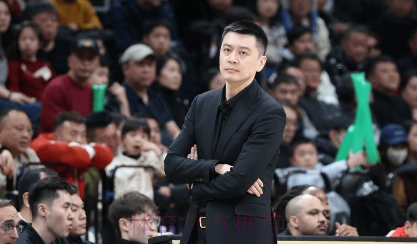 辽篮惨败广东揪出三大死穴！杨鸣还在啃老本：外援竟狂输对手44分